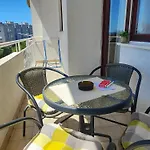 Lara'S Apartment - Spacious Island View Free Parking *