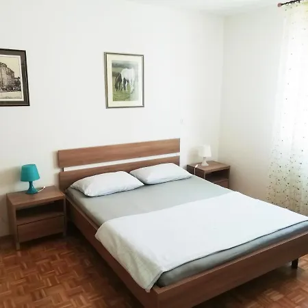 Lara's Apartment *