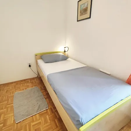 Lara's - Spacious Island View Free Parking 아파트 자다르