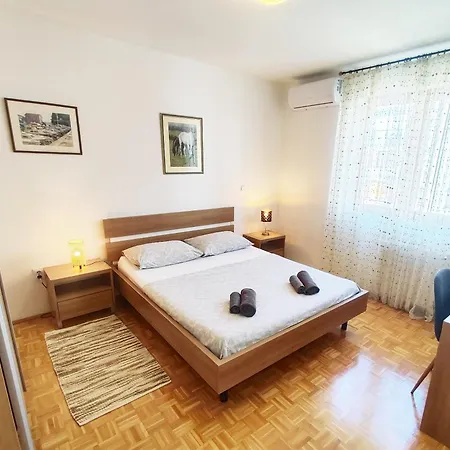 Lara's Apartment *