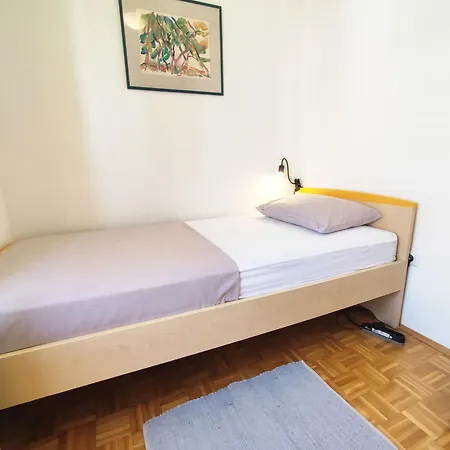 Apartament Lara's - Spacious Island View Free Parking *